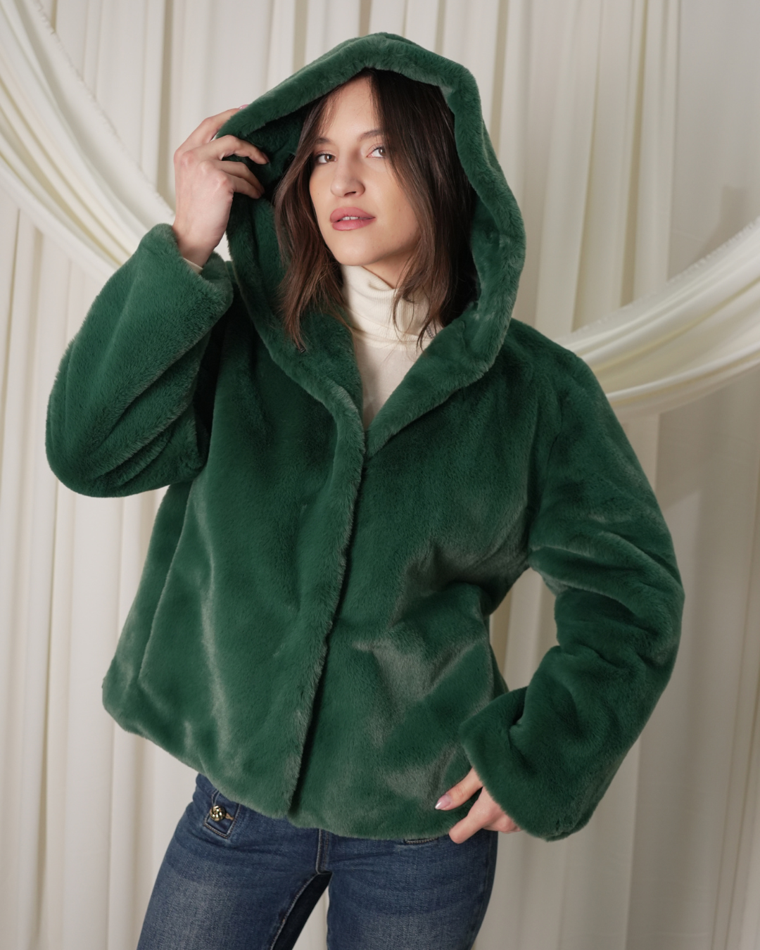 Pelliccia Verde Crop con Cappuccio